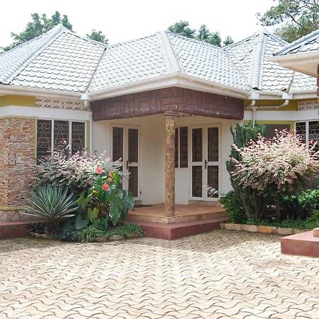 Prestige Resort Cottages Entebbe Exterior foto