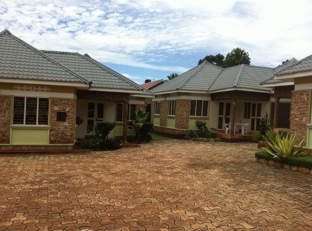 Prestige Resort Cottages Entebbe Exterior foto